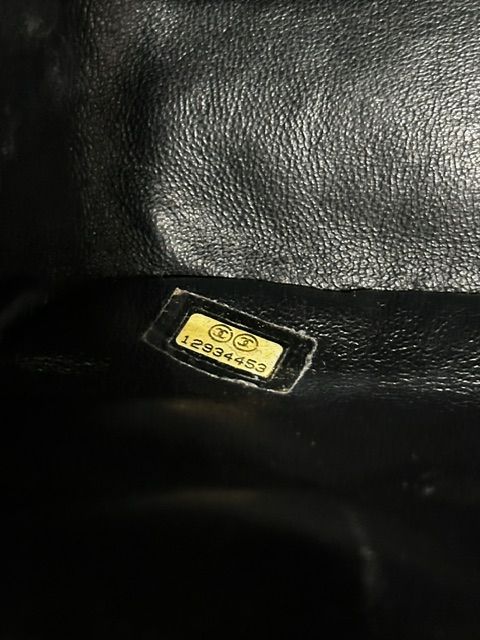 Medium Classic Flap